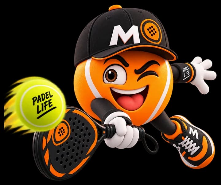 Muzzaguito sosteniendo pelota de pádel